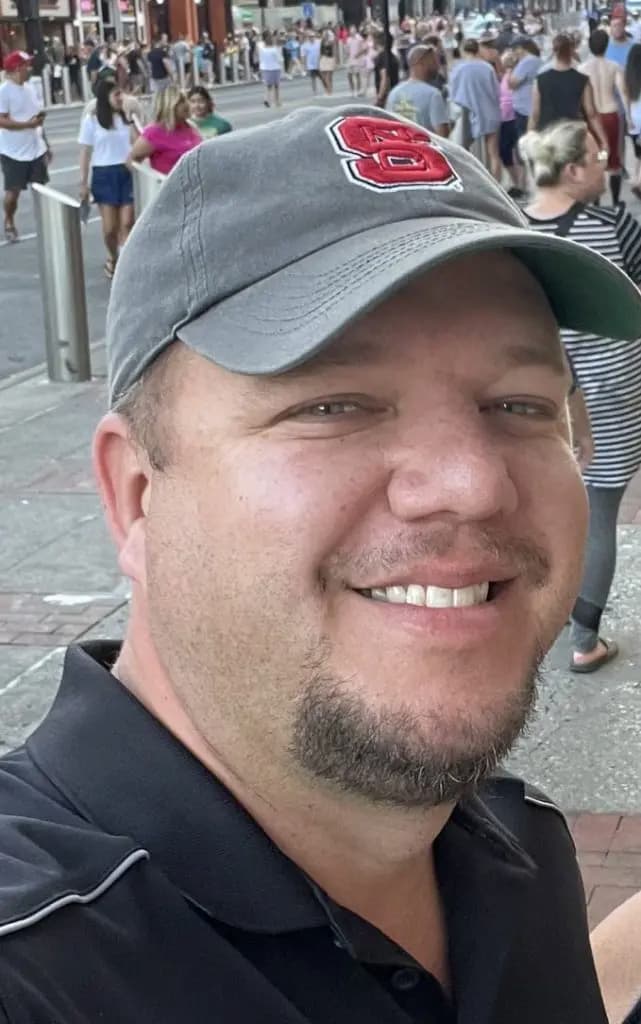 Jon Teeter Headshot